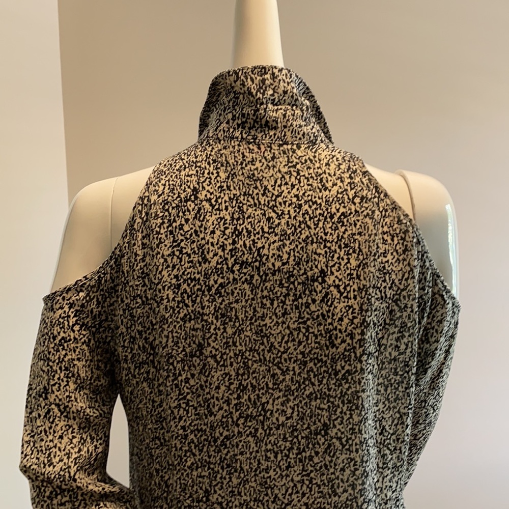 PARKER Silk Button Down Collared Blouse Shirt Cold Shoulder Asymmetrical Top XS - Picture 8 of 10